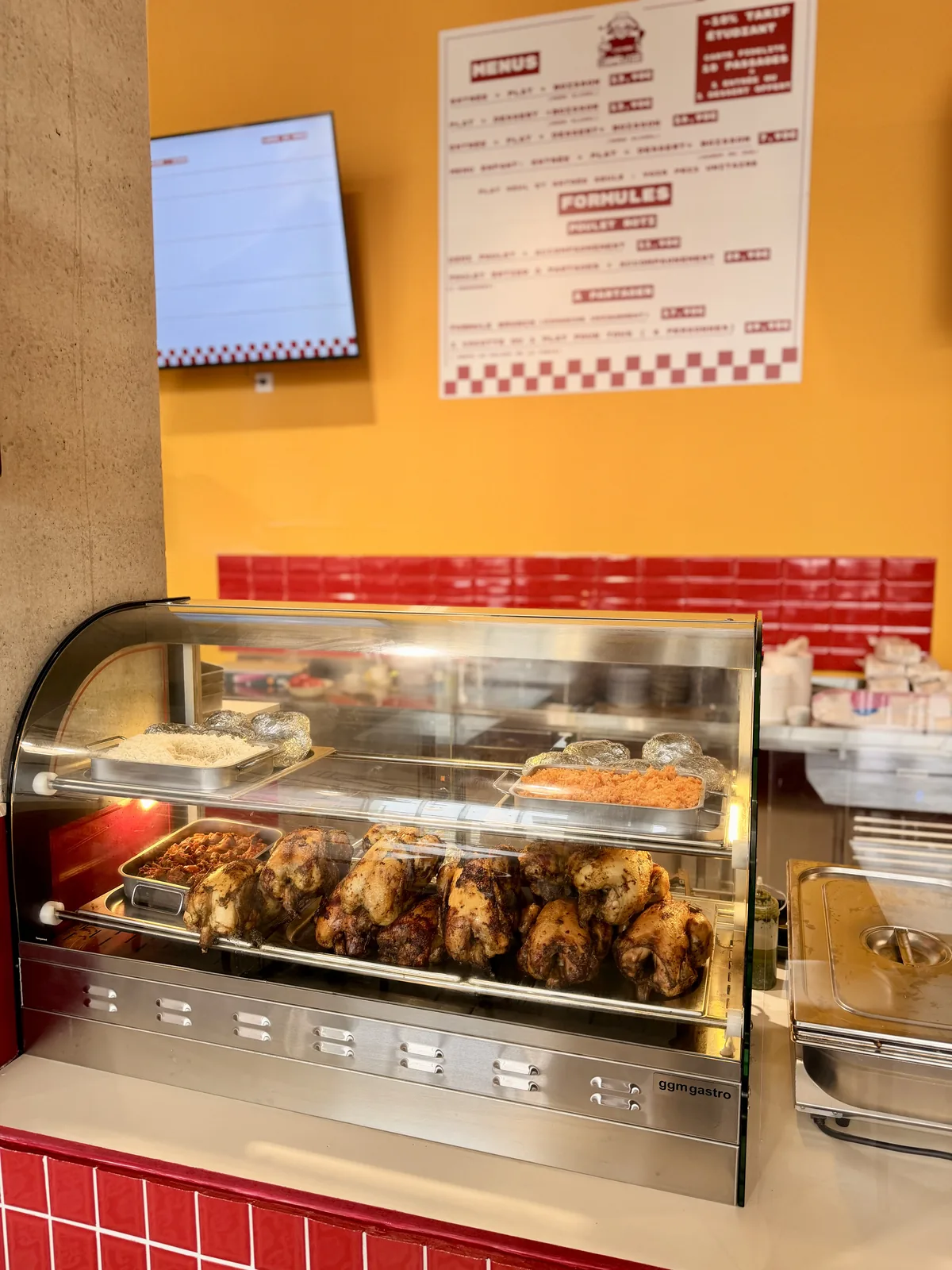 Vitrine chaude — poulets rôtis et formules
